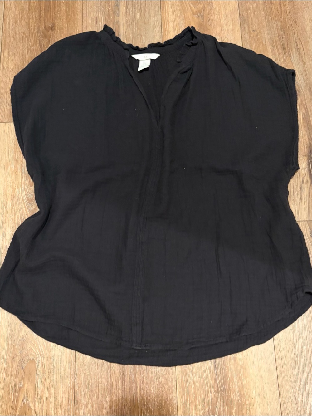 H&M Black Short Sleeve V-Neck Blouse